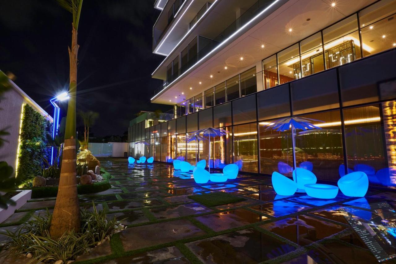 Number One Oxford Street Hotel & Suites 아크라 외부 사진