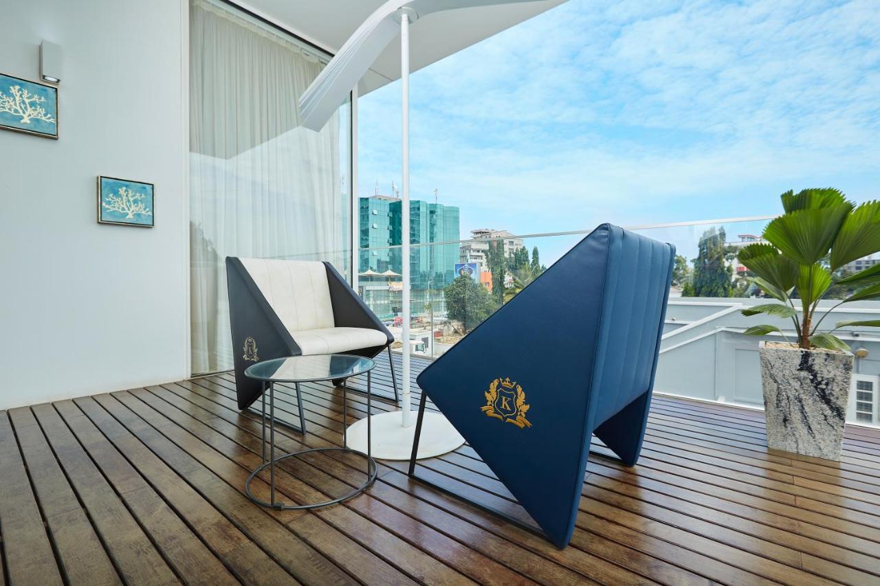 Number One Oxford Street Hotel & Suites 아크라 외부 사진