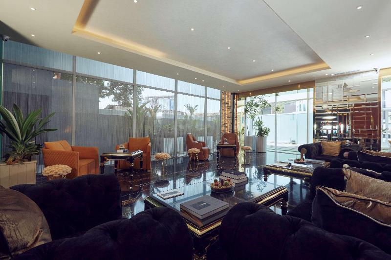 Number One Oxford Street Hotel & Suites 아크라 외부 사진