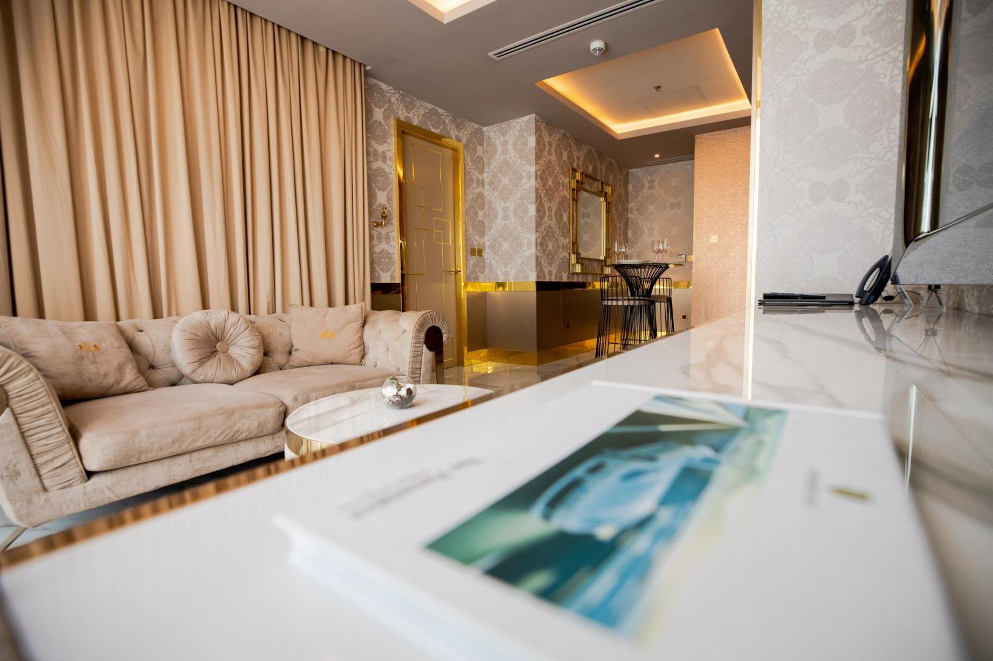Number One Oxford Street Hotel & Suites 아크라 외부 사진
