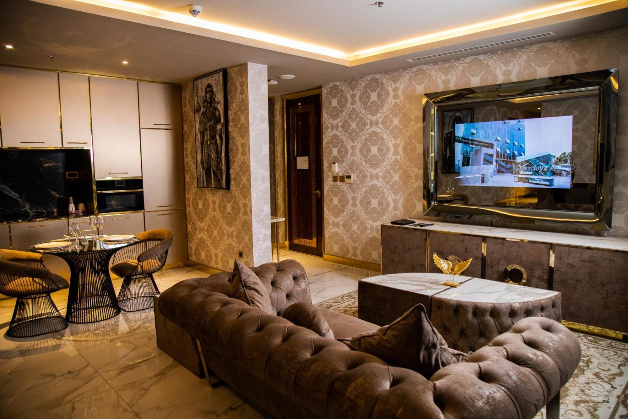 Number One Oxford Street Hotel & Suites 아크라 외부 사진