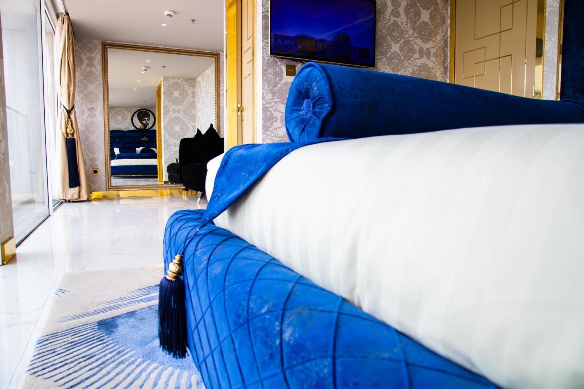 Number One Oxford Street Hotel & Suites 아크라 외부 사진