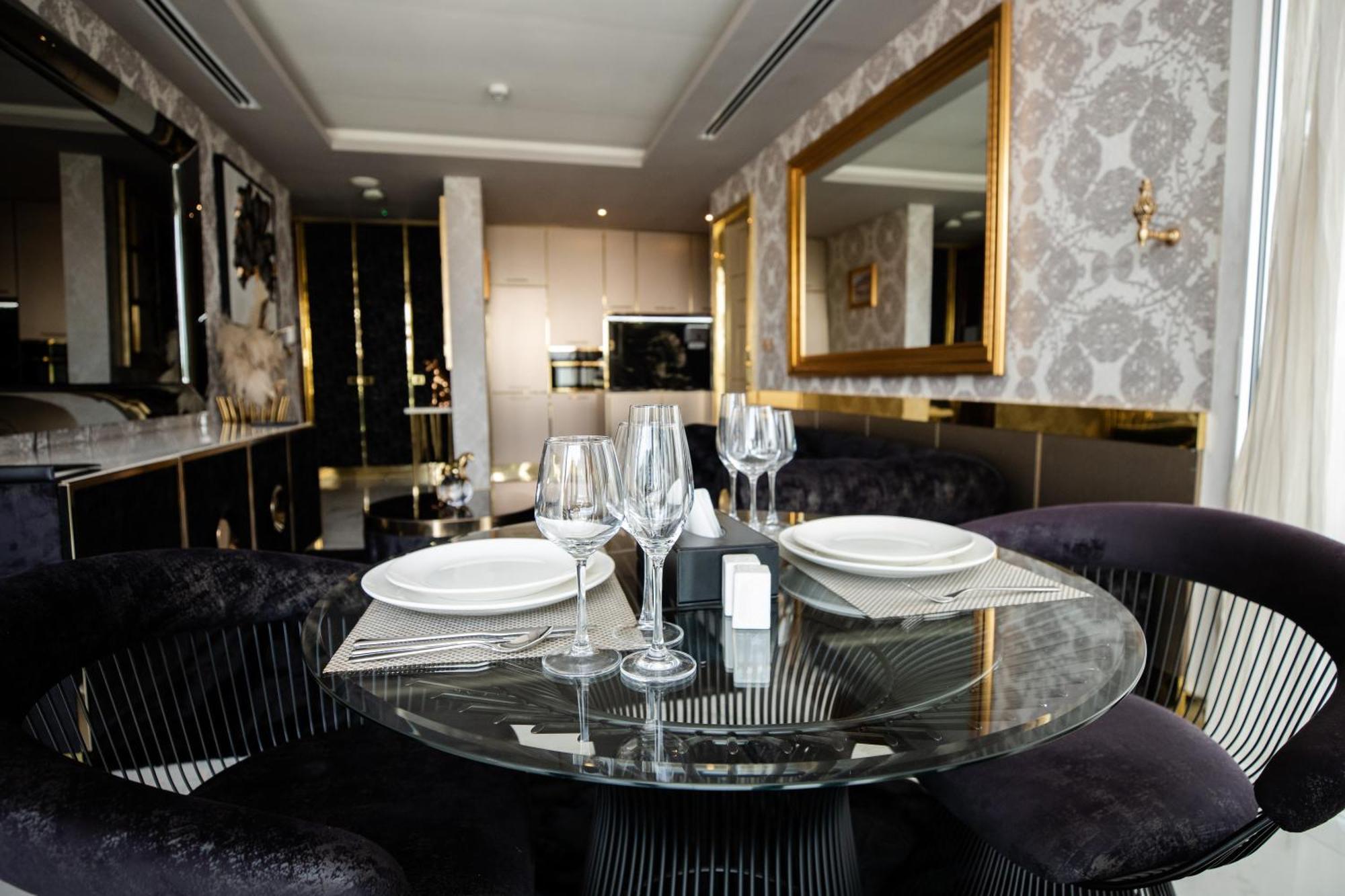 Number One Oxford Street Hotel & Suites 아크라 외부 사진