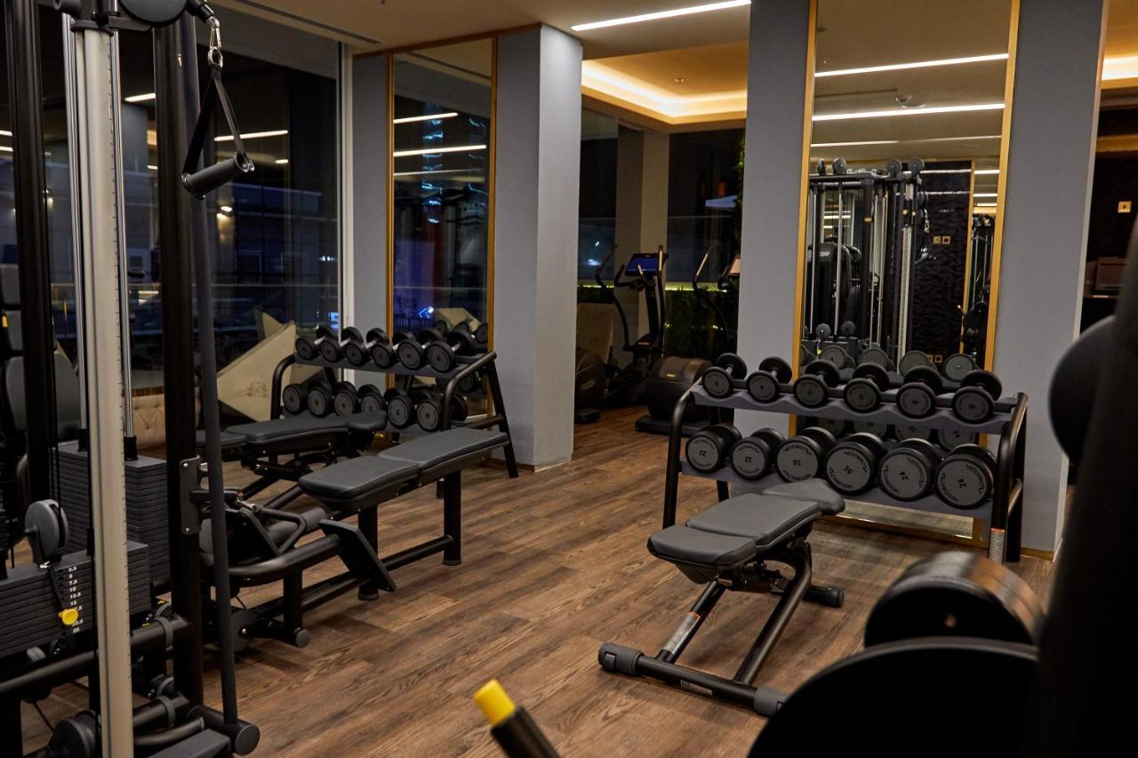 Number One Oxford Street Hotel & Suites 아크라 외부 사진
